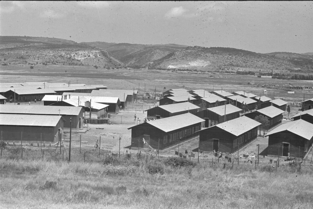 3. עלייתי ארצה והשהייה במחנה העולים עתלית